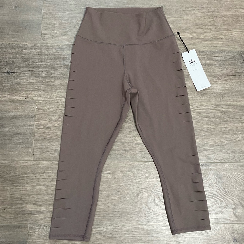 ALO: high waist slice capri leggings